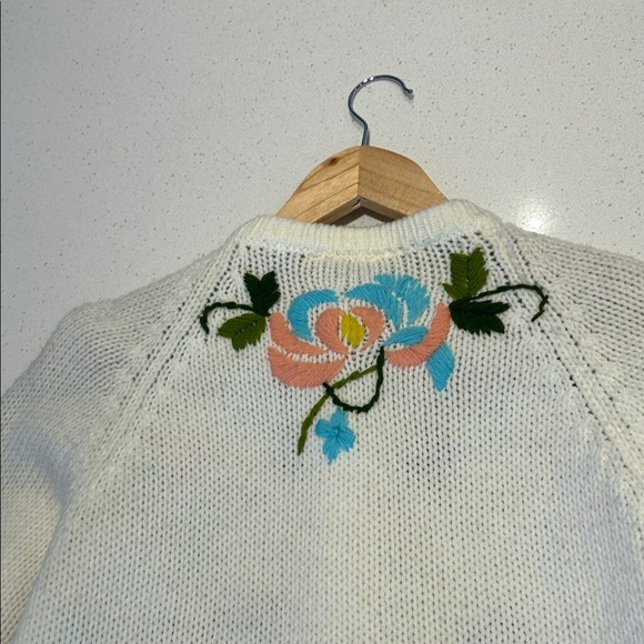 Vintage Acrylic Embroidered Floral Sweater Cardigan Made in Korea Size M - L - Picture 11 of 13